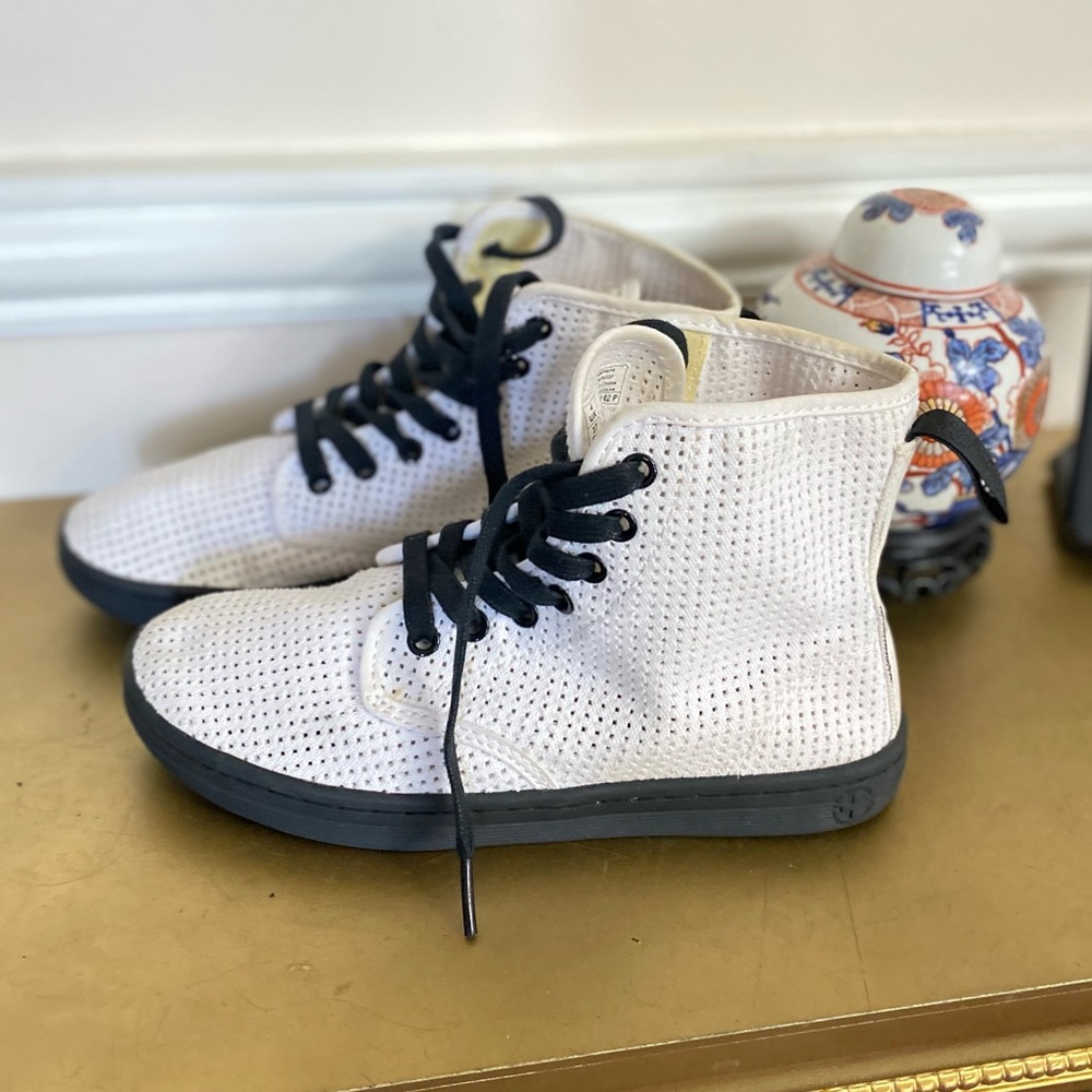 Dr. Martin shoredish lace up boots
